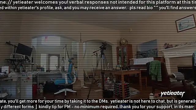 Snapshot of yetieater chatting on 05.22.26 yetieater online show from 05.22.26