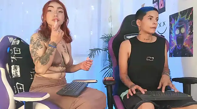 Snapshot of aron_love_maya chatting on 03.23.25 aron love maya online show from 03.23.25