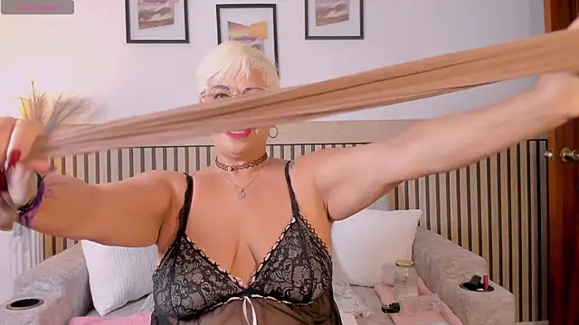 Lucy Milf 68 online show from 04.01.26