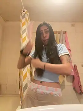 Snapshot of lex-llexiiii27 chatting on 12.21.25 lex-llexiiii27 online show from 12.21.25