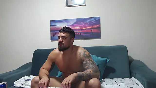 Snapshot of Tiberius_hunk chatting on 09.26.25 Tiberius hunk online show from 09.26.25