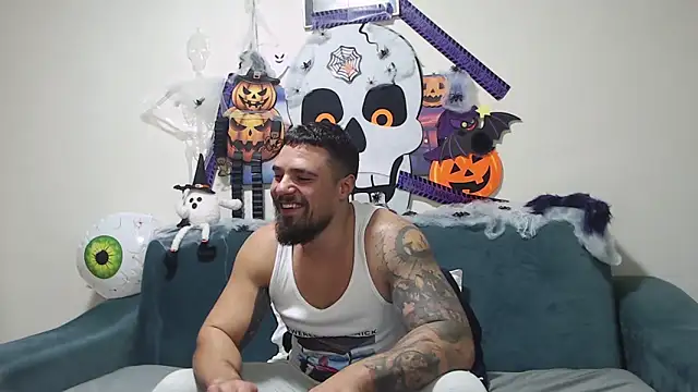 Snapshot of Tiberius_hunk chatting on 10.24.25 Tiberius hunk online show from 10.24.25