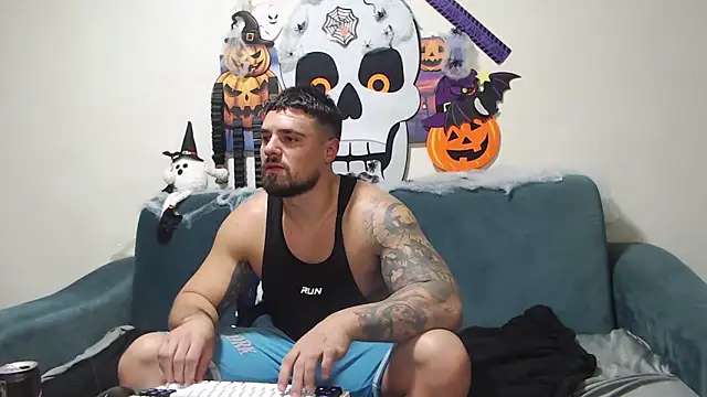 Snapshot of Tiberius_hunk chatting on 11.02.25 Tiberius hunk online show from 11.02.25