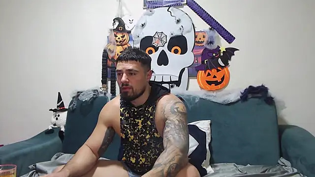 Tiberius hunk online show from 11.04.25