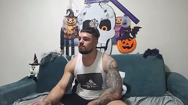 Snapshot of Tiberius_hunk chatting on 11.07.25 Tiberius hunk online show from 11.07.25