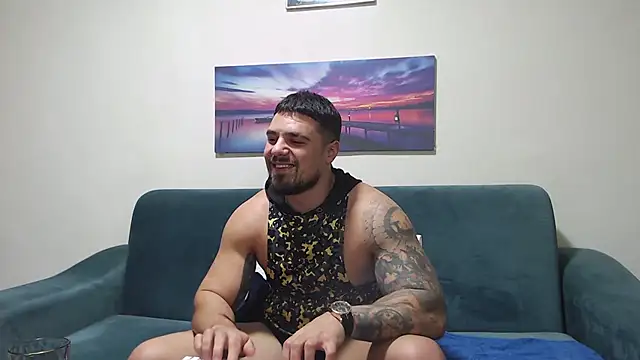 Snapshot of Tiberius_hunk chatting on 11.17.25 Tiberius hunk online show from 11.17.25