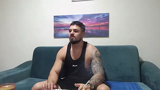 Snapshot of Tiberius_hunk chatting on 11.21.25 Tiberius hunk online show from 11.21.25