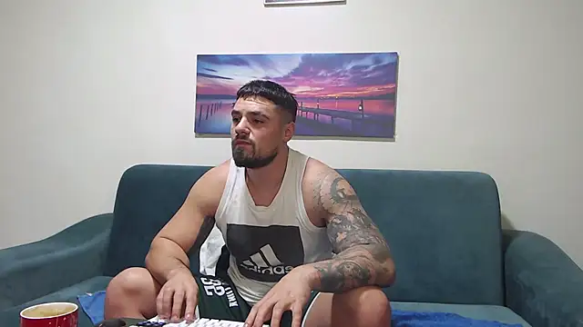 Snapshot of Tiberius_hunk chatting on 11.28.25 Tiberius hunk online show from 11.28.25