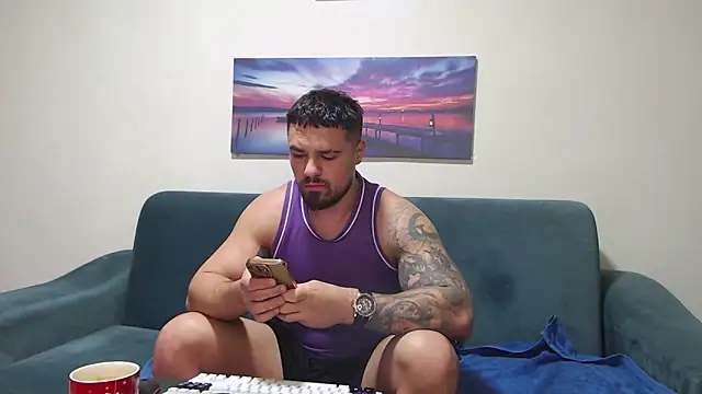 Snapshot of Tiberius_hunk chatting on 11.30.25 Tiberius hunk online show from 11.30.25