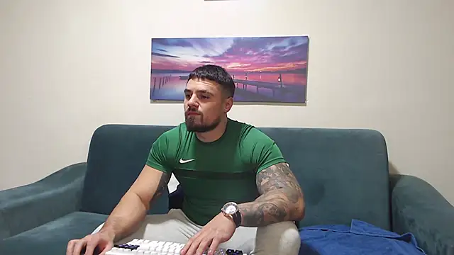 Snapshot of Tiberius_hunk chatting on 12.01.25 Tiberius hunk online show from 12.01.25