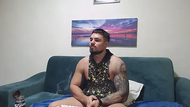 Snapshot of Tiberius_hunk chatting on 12.15.25 Tiberius hunk online show from 12.15.25