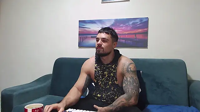 Snapshot of Tiberius_hunk chatting on 12.18.25 Tiberius hunk online show from 12.18.25