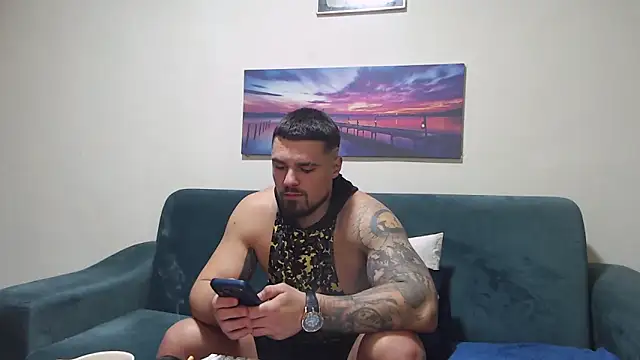 Snapshot of Tiberius_hunk chatting on 12.18.25 Tiberius hunk online show from 12.18.25