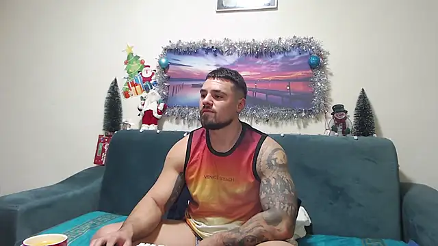 Snapshot of Tiberius_hunk chatting on 12.21.25 Tiberius hunk online show from 12.21.25
