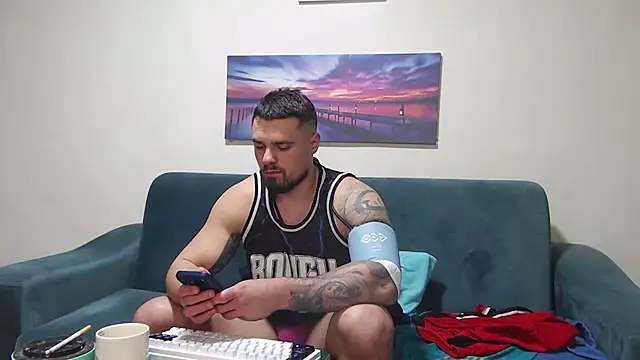 Snapshot of Tiberius_hunk chatting on 01.08.26 Tiberius hunk online show from 01.08.26