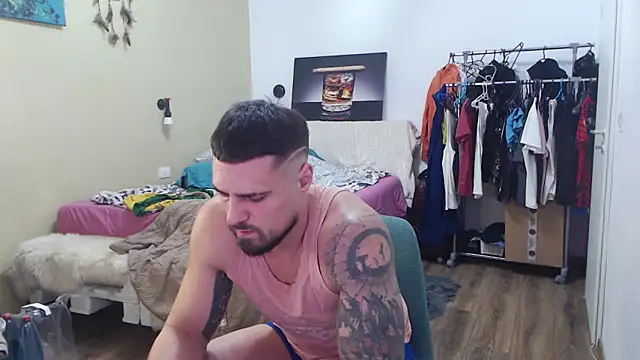 Snapshot of Tiberius_hunk chatting on 02.26.26 Tiberius hunk online show from 02.26.26