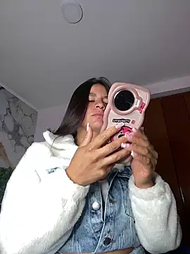 Snapshot of sofia_23x chatting on 10.07.25 sofia 23x online show from 10.07.25