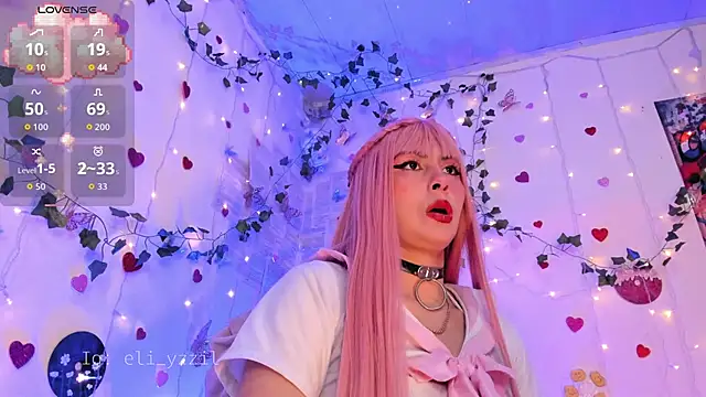 Snapshot of elizabeth_jiing chatting on 09.12.25 elizabeth jiing online show from 09.12.25