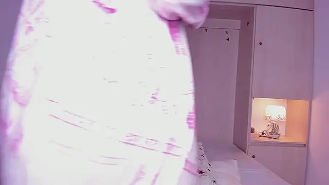 BeverlySteel online show from 04.12.26