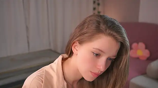 UdelaHathorne online show from 03.11.25