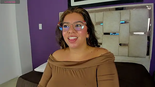 Snapshot of emilyy_cooperr chatting on 03.12.26 emilyy cooperr online show from 03.12.26