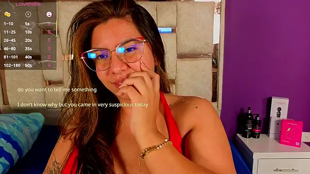 Snapshot of emilyy_cooperr chatting on 03.28.26 emilyy cooperr online show from 03.28.26