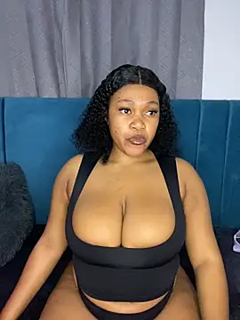 Snapshot of CuteSexyBoobz chatting on 09.27.25 CuteSexyBoobz online show from 09.27.25