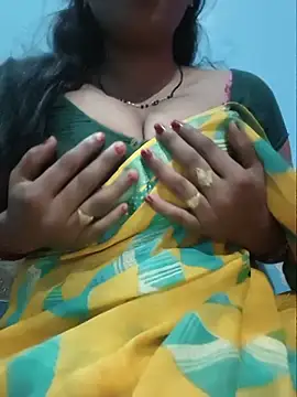 Snapshot of Sexyradha_ chatting on 07.23.26 Sexyradha online show from 07.23.26