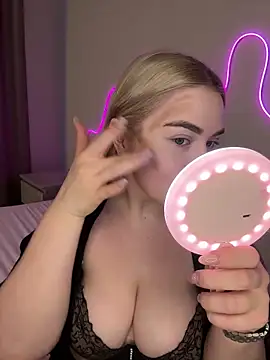 April Vancee online show from 03.13.25