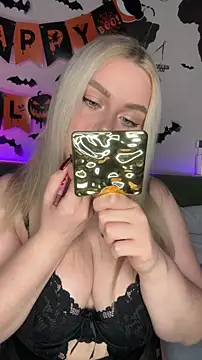 April Vancee online show from 11.02.25