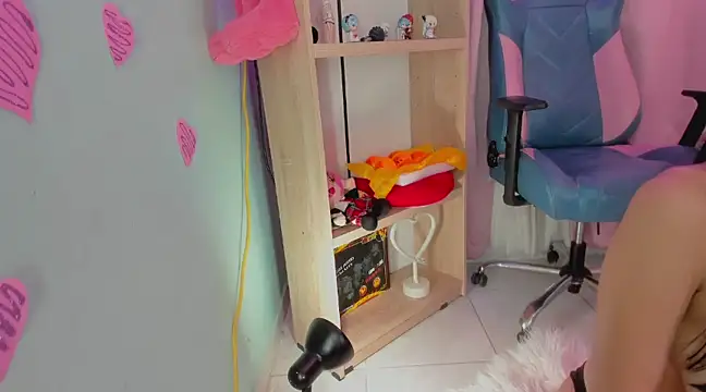 Snapshot of Olivia_pretty_ chatting on 03.15.25 Olivia pretty online show from 03.15.25