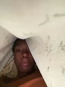 Snapshot of DialysedLunge chatting on 03.07.25 DialysedLunge online show from 03.07.25