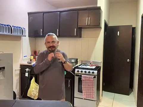 Snapshot of Sollhmaarh chatting on 12.20.25 Sollhmaarh online show from 12.20.25