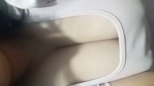 Snapshot of Maferyale chatting on 04.15.26 Maferyale online show from 04.15.26