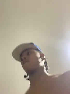 Snapshot of kyle_ivo00 chatting on 03.06.25 kyle ivo00 online show from 03.06.25