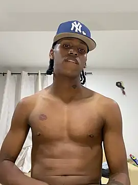 Snapshot of kyle_ivo00 chatting on 03.20.25 kyle ivo00 online show from 03.20.25