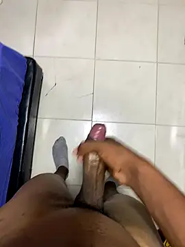 Snapshot of kyle_ivo00 chatting on 09.17.25 kyle ivo00 online show from 09.17.25