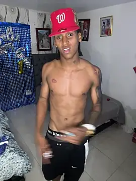 Snapshot of kyle_ivo00 chatting on 01.12.26 kyle ivo00 online show from 01.12.26