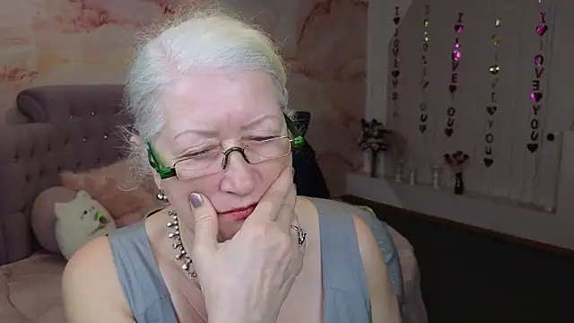 Maya Mayflower online show from 03.22.25