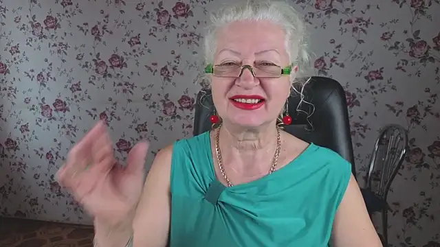 Maya Mayflower online show from 09.26.25