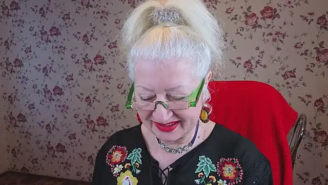 Maya Mayflower online show from 11.30.25