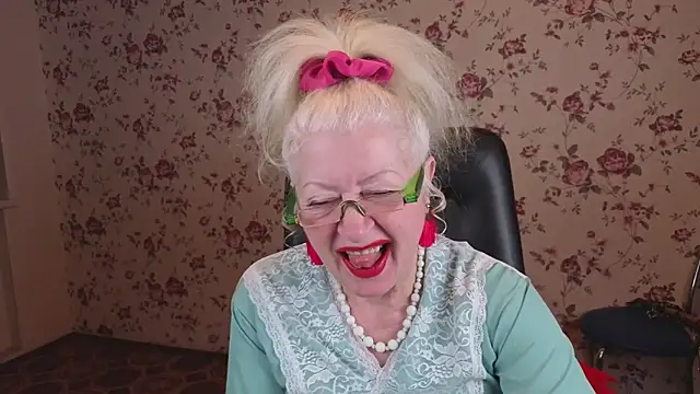 Maya Mayflower online show from 12.01.25