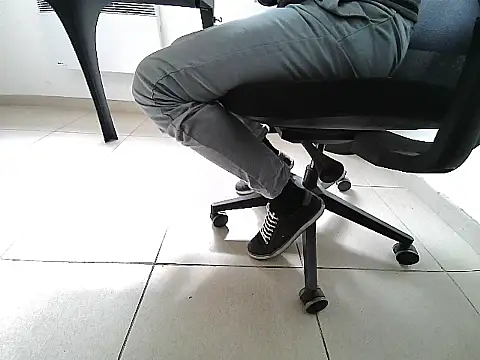 Snapshot of GM51-1988 chatting on 09.12.25 GM51-1988 online show from 09.12.25