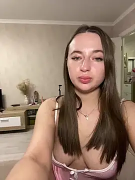 Snapshot of AlisaQSky chatting on 04.25.26 AlisaQSky online show from 04.25.26