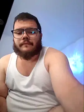 Snapshot of Edmund98 chatting on 03.18.25 Edmund98 online show from 03.18.25