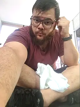 Snapshot of Edmund98 chatting on 12.04.25 Edmund98 online show from 12.04.25