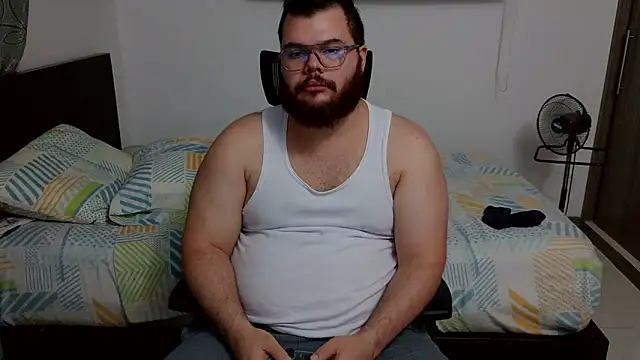 Snapshot of Edmund98 chatting on 02.25.26 Edmund98 online show from 02.25.26