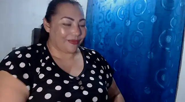 Snapshot of dihayara chatting on 12.27.24 dihayara online show from 12.27.24