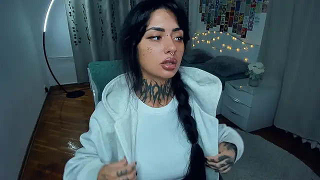 CharimgSabrina online show from 10.20.25