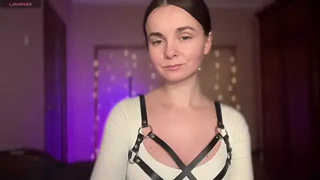 lanaloulou online show from 10.15.25